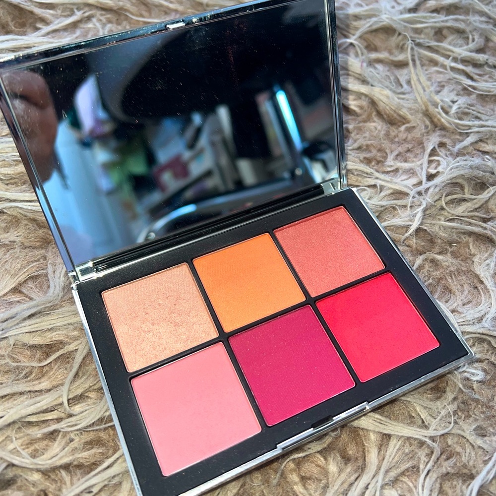 NARS Limited Edition Wanted 2 Cheek Palette❤️🧡✨